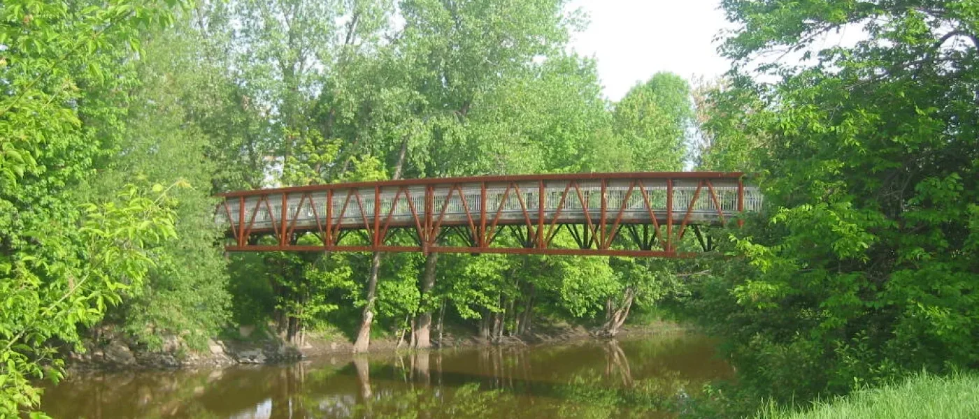 Carignan_Piste-cyclable-riviere-Acadie